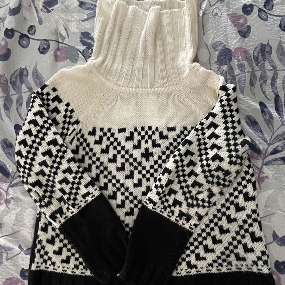 Black and white cowel neck sweater, medium